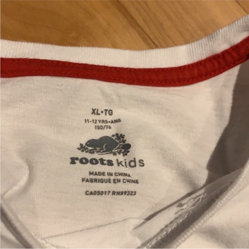 EUC Roots Kids Canada Short Sleeve T-shirt - size YXL (11/12) - Picture 3 of 5